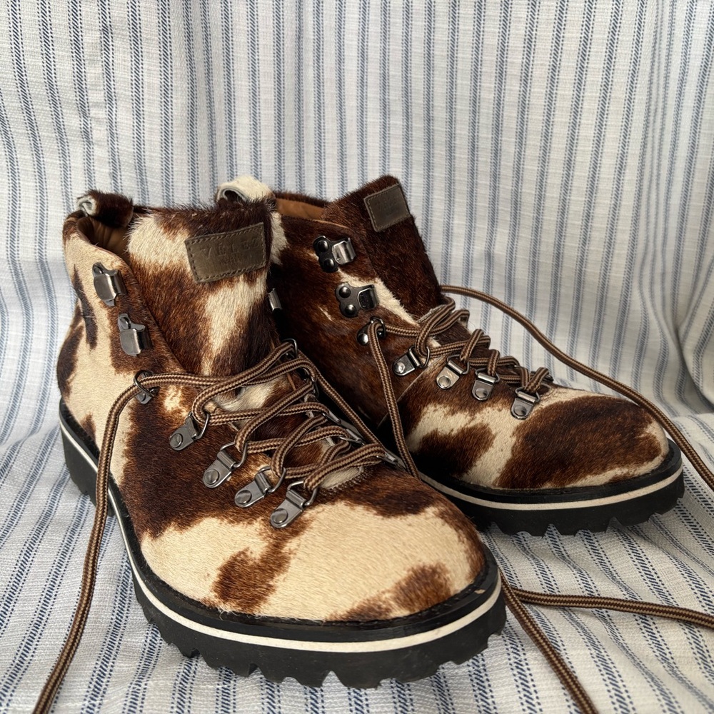 Brand new Real Cow Leather Print Hiking Boots